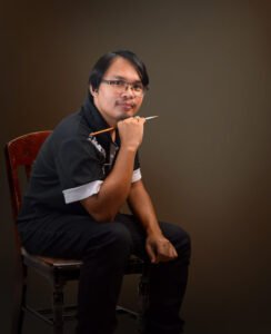 About the artist - Master the Art of Acrylic Painting